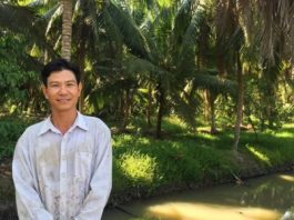 Thạc sĩ bỏ việc nhà nước về làm giàu kiểu con tôm “đòi ôm” cây dừa
